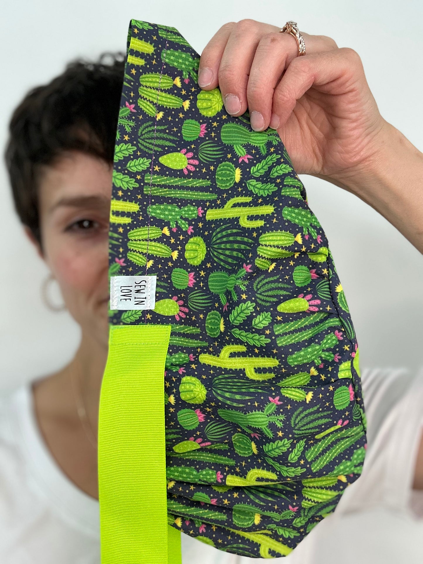 Ribbon Back- Blooming Cacti: Euro-Style Scrub Cap