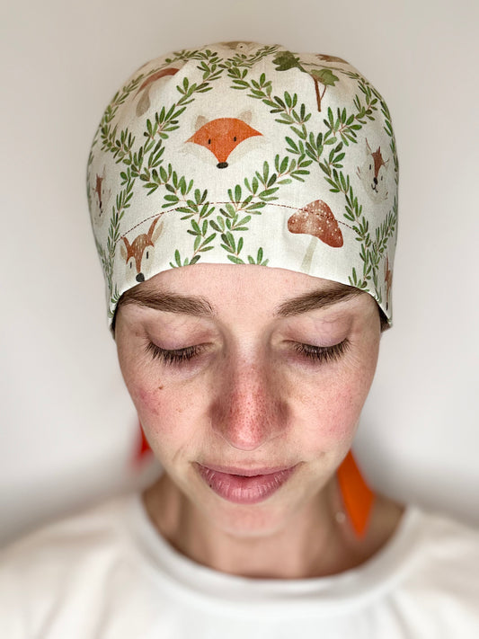 Ribbon Back-Woodland Laurel: Euro-Style Scrub Cap