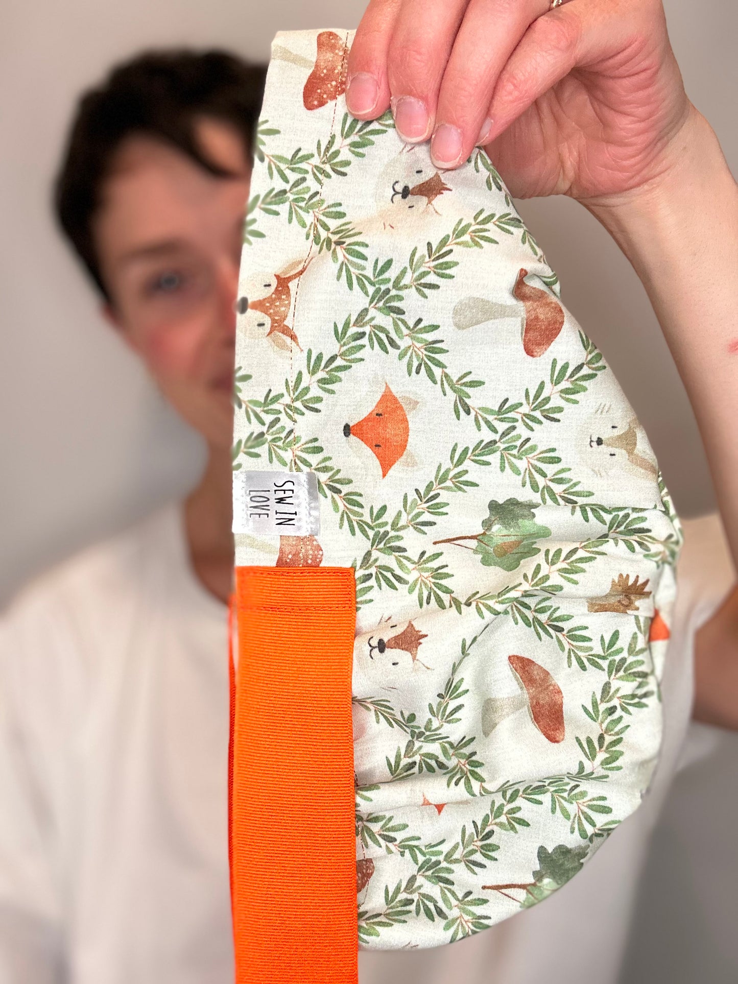 Ribbon Back-Woodland Laurel: Euro-Style Scrub Cap