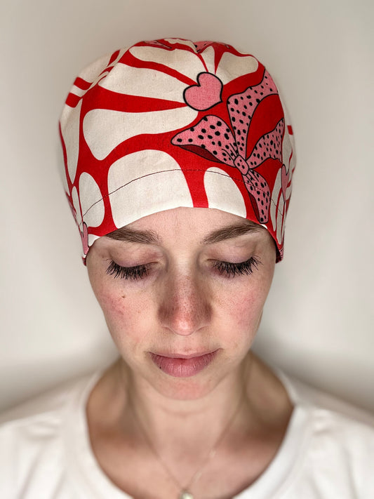 Toggle Back- Bows and Daisies: Euro-Style Scrub Cap