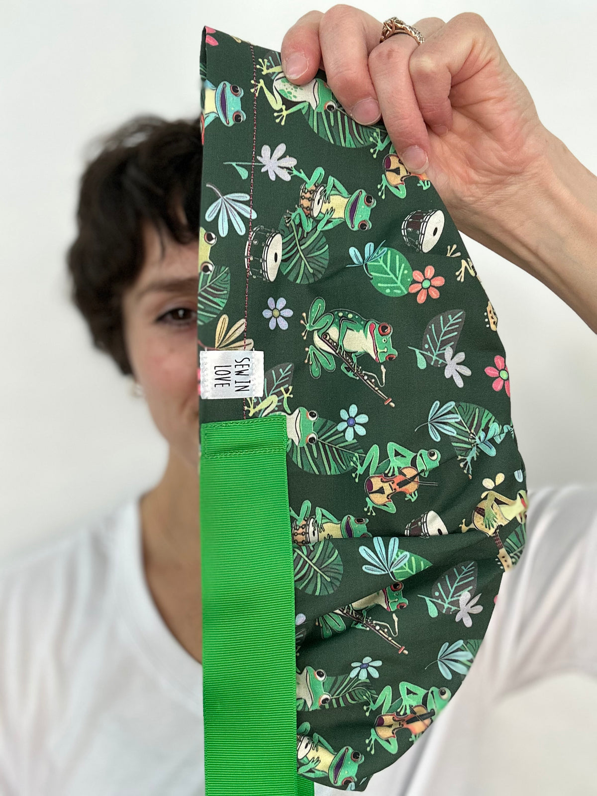 Ribbon Back- Musical Frogs: Euro-Style Scrub Cap