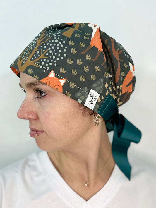Ribbon Back- Scandi Foxes: Euro-Style Scrub Cap