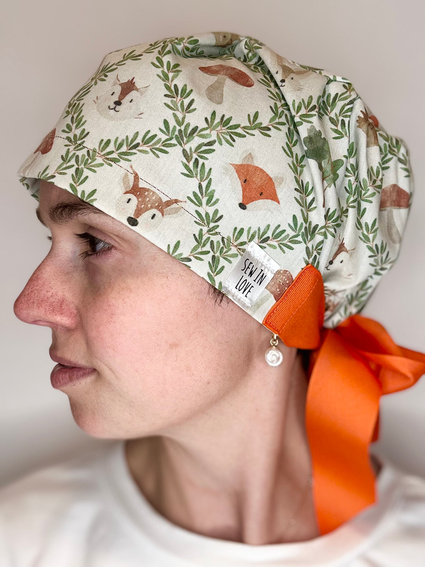 Ribbon Back-Woodland Laurel: Euro-Style Scrub Cap
