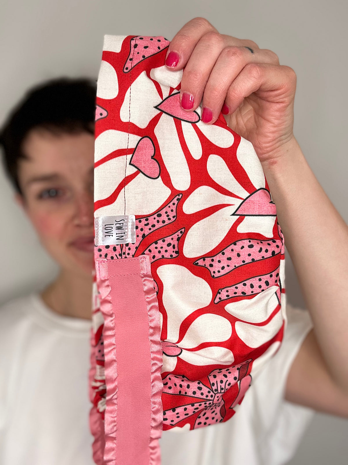 Ribbon Back- Bows and Daisies: Euro-Style Scrub Cap