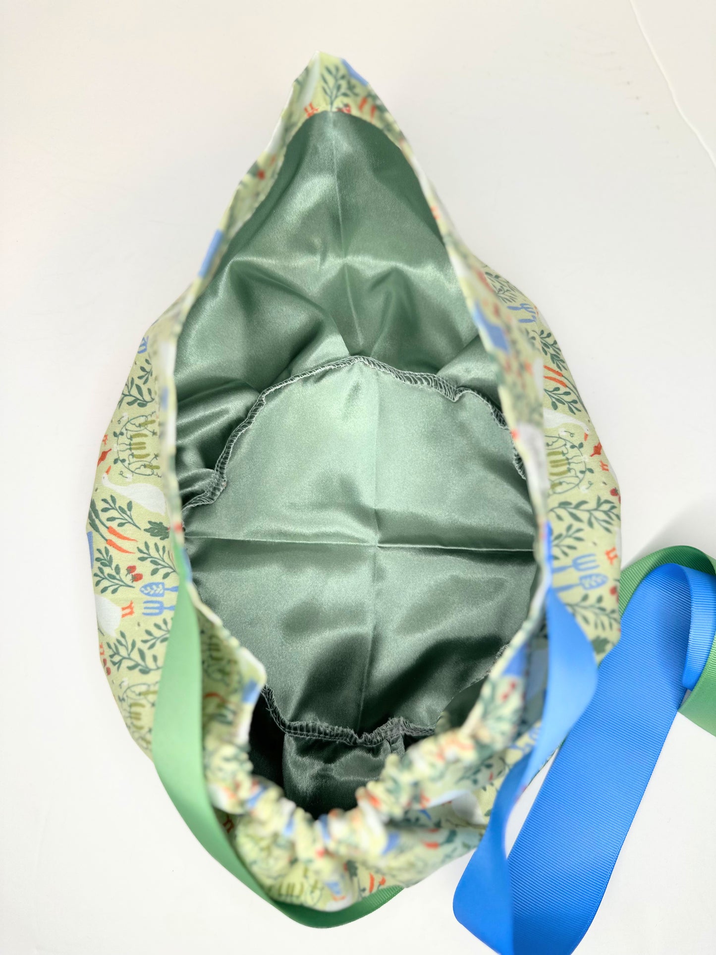 Ribbon Back-Garden Goose: Euro-Style Scrub Cap